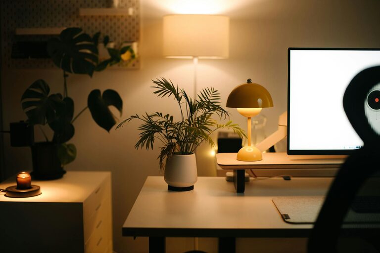 How to Create a Cozy and Productive Home Office Space